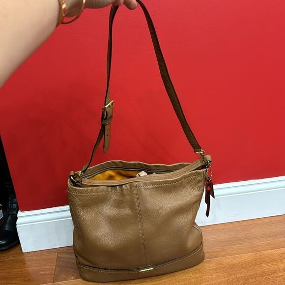 Coach British Tan Leather Hobo Adj. Strap 2 Way Shoulder Zip Close - Picture 6 of 16